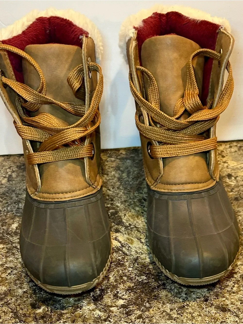 Tommy Hilfiger Tan Brown Lace-Up Duck Boots with White Faux Fur
